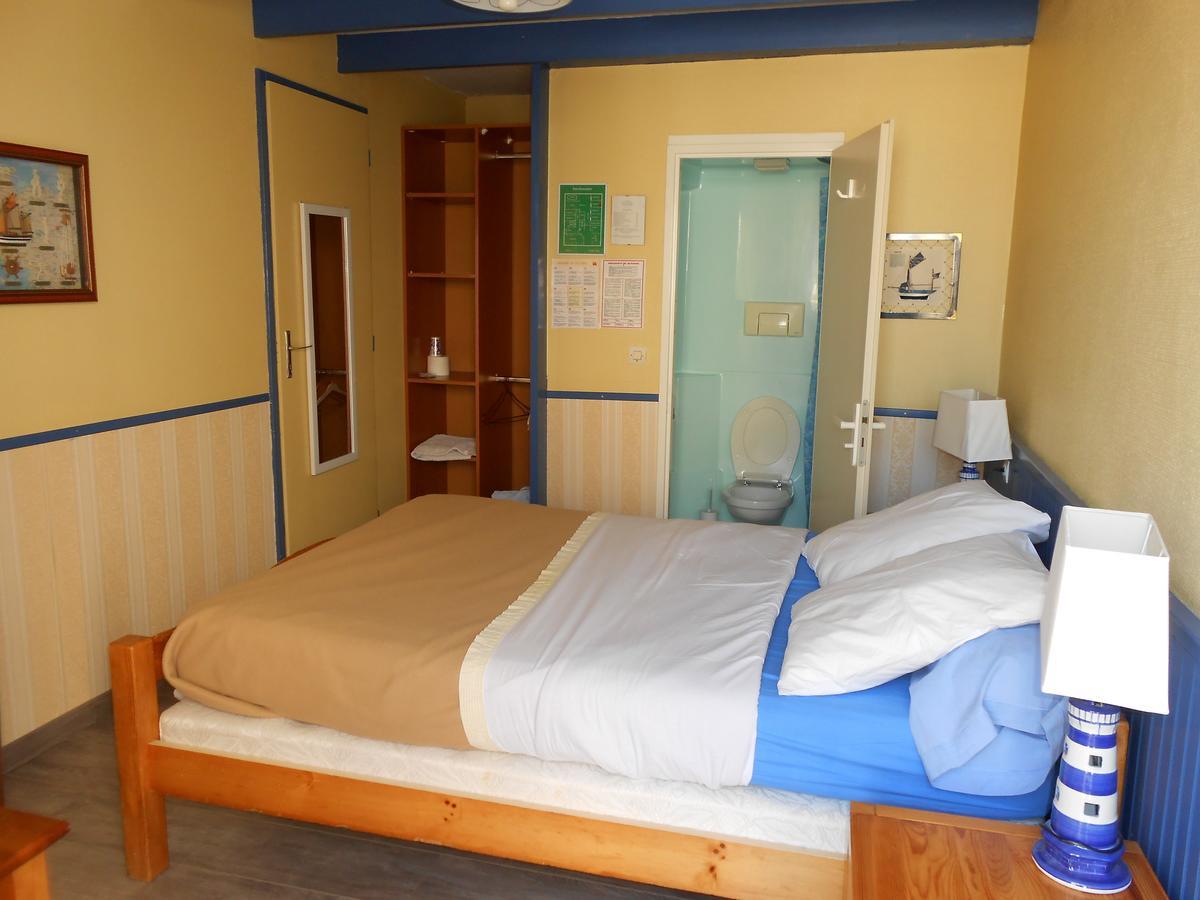 Hotel Le Cargo Рошвор Екстериор снимка